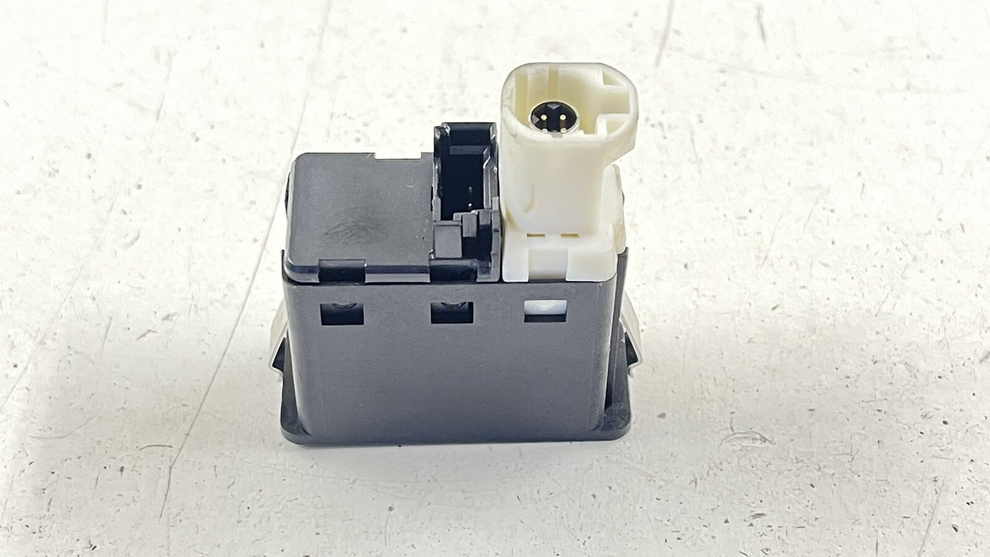 12-19 BMW M6 USB PORT AUX-IN INPUT JACK MODULE 9237653 OEM