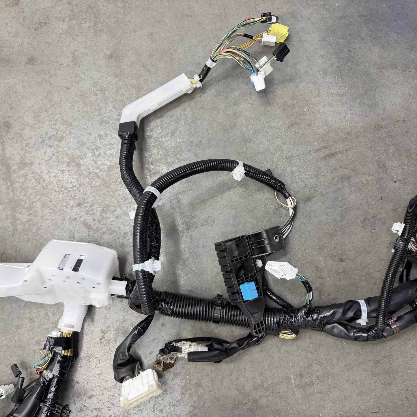 2020 Toyota Prius Prime Chassis Main Body Wiring Harness OEM