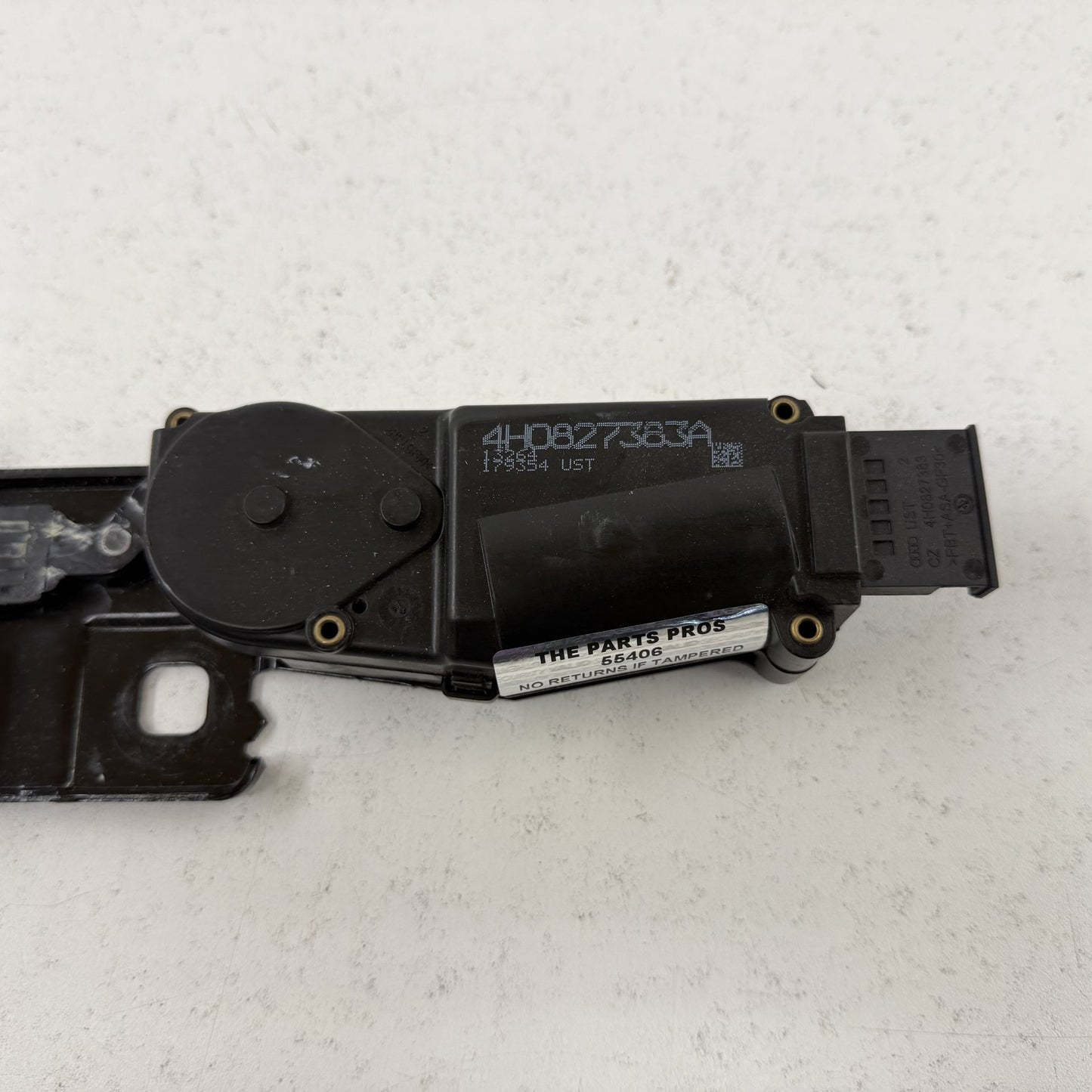 2014-2018 Bentley Flying Spur Rear Trunk Latch Striker Plate W/ Actuator OEM
