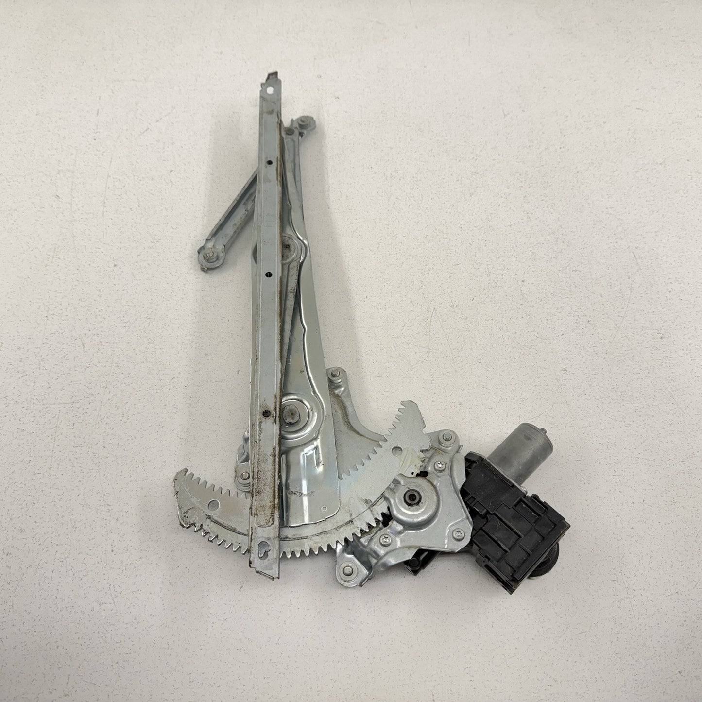 16-23 Toyota Tacoma Passenger Right Front Door Glass Window Regulator Motor OEM