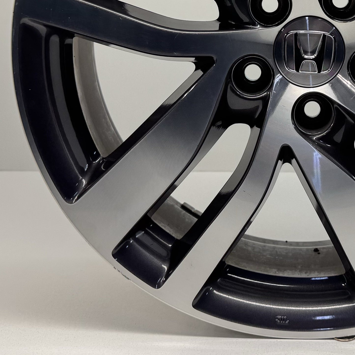 16-18 Honda Pilot Touring / Elite Wheel Rim 20x8 +55 Offset Factory OEM