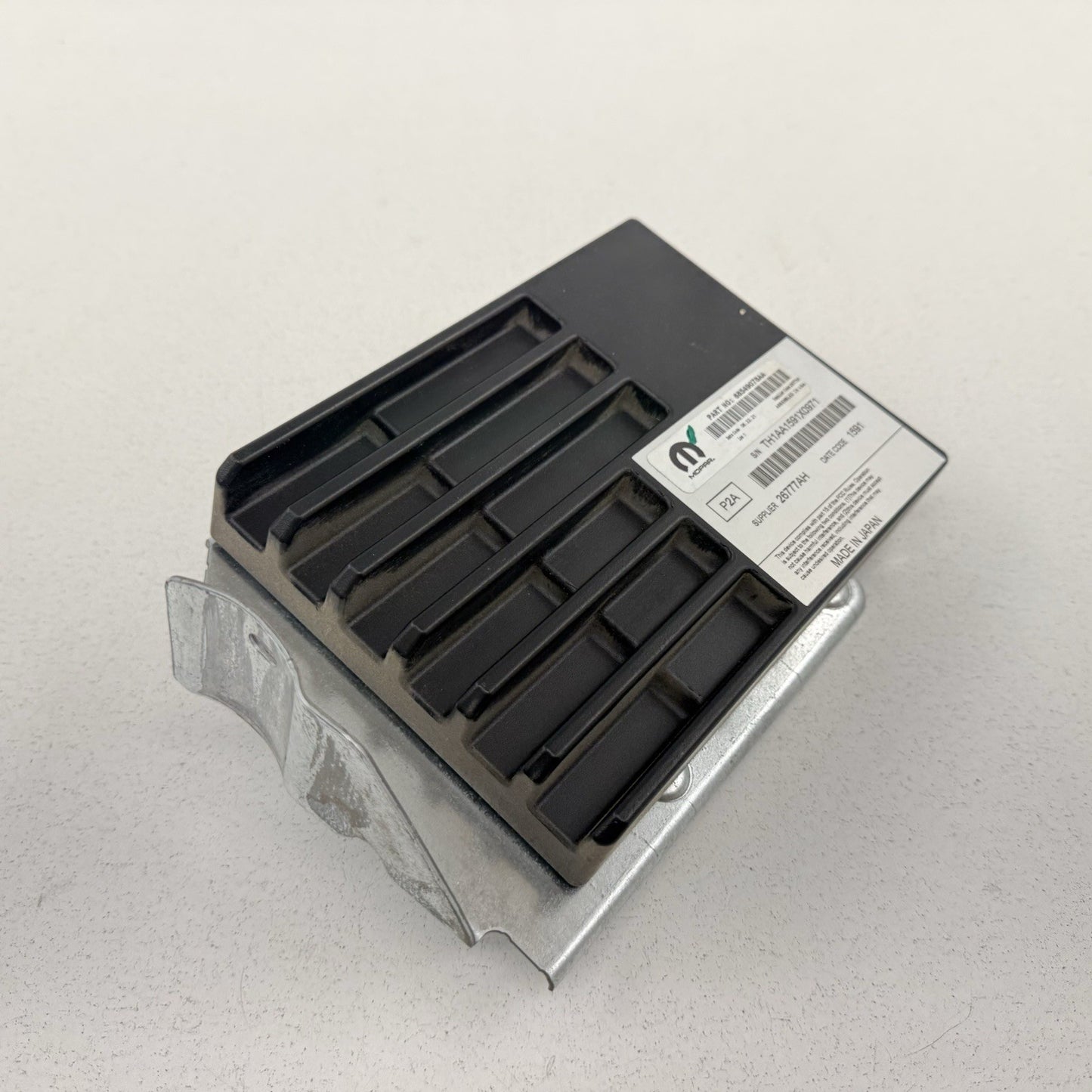 19-24 Ram 3500 Radio Audio Amplifier Amp 68549078AA OEM