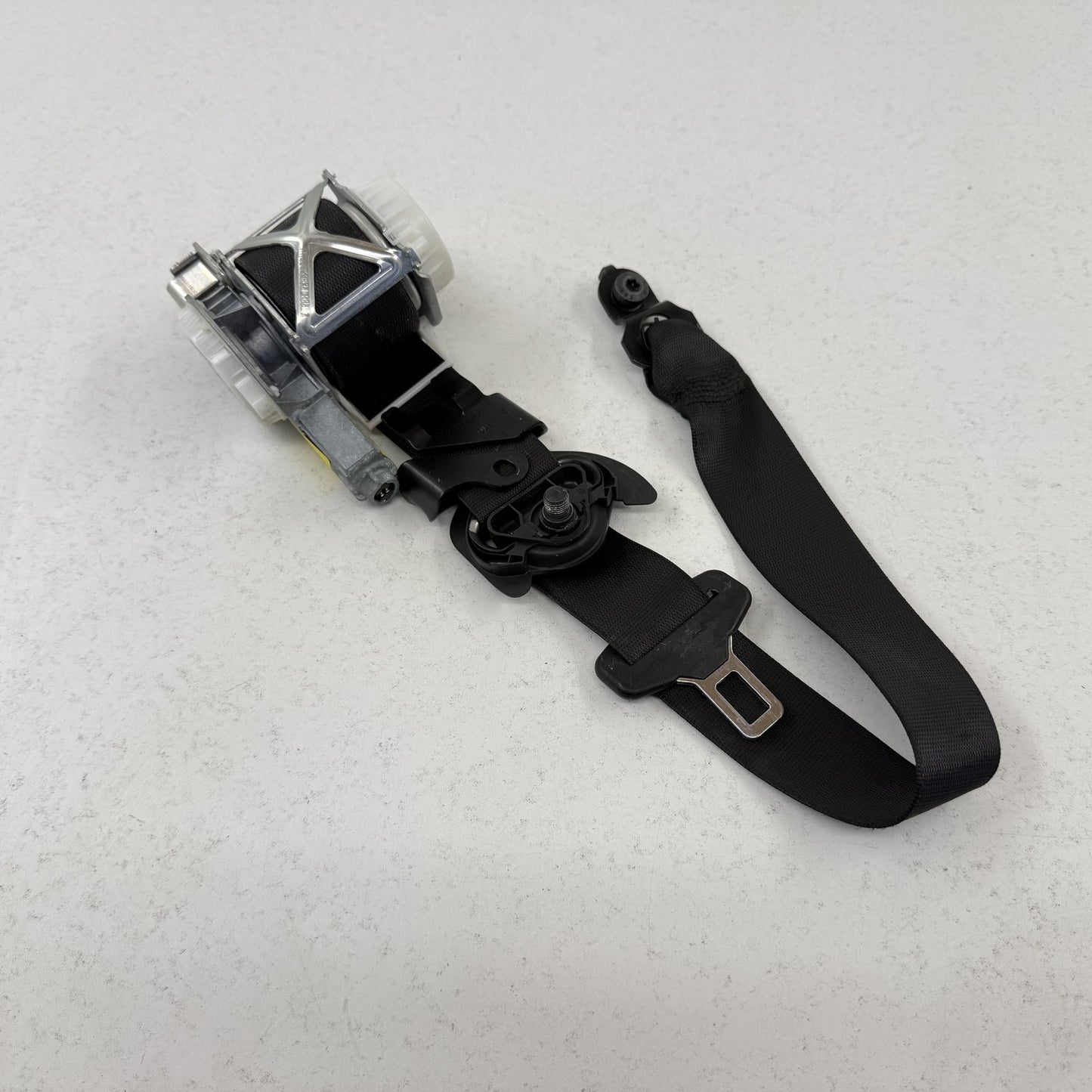 2008-2014 Mercedes C250 W204 Left Front Seatbelt Seat Belt Retractor Black OEM