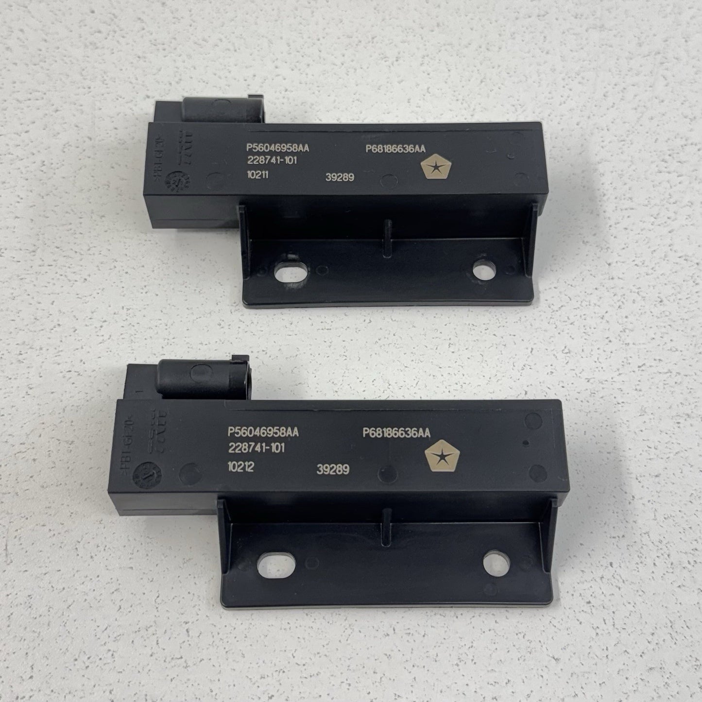 19-26 Ram 2500 3500 Smart Keyless Entry Comfort Access Antenna Module Pair OEM