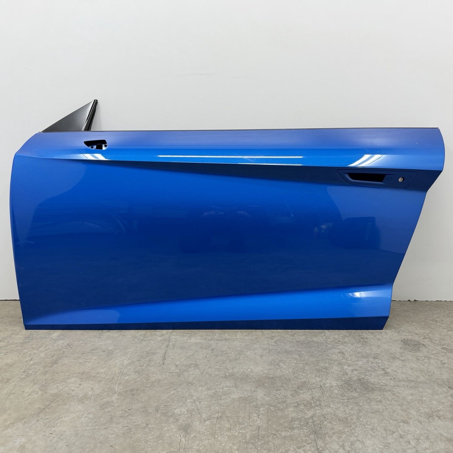 17-23 Audi R8 Coupe Driver Left Door Shell Complete With Glass Ara Blue OEM