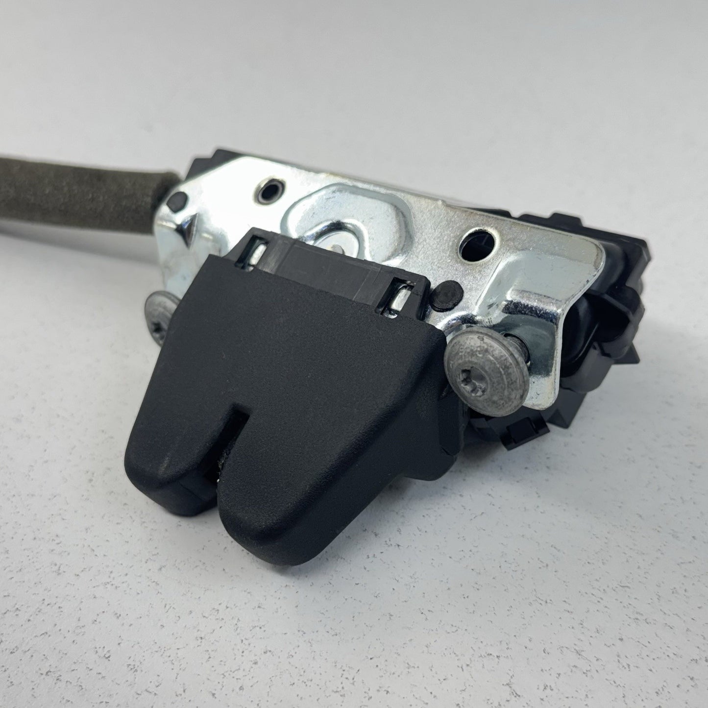10-16 Mercedes W212 E350 Rear Trunk Lid Latch Lock Actuator 2047500185 OEM