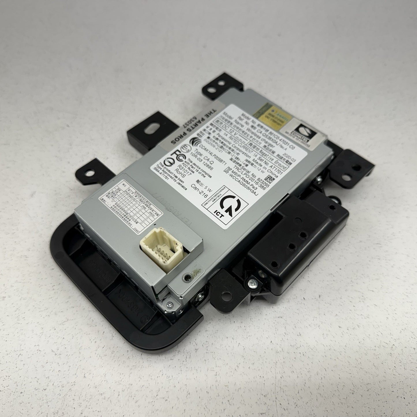 19-22 Toyota Prius / Prius Prime Wireless Phone Charging Pad Control Module OEM