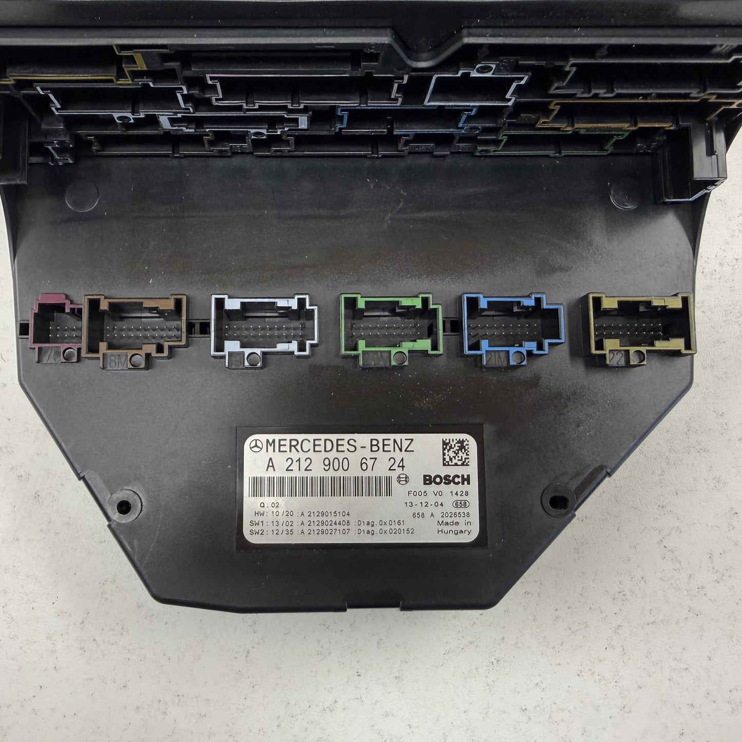 2008-2014 Mercedes C250 W204 Front SAM Fuse Relay Junction Box 2129006724 OEM