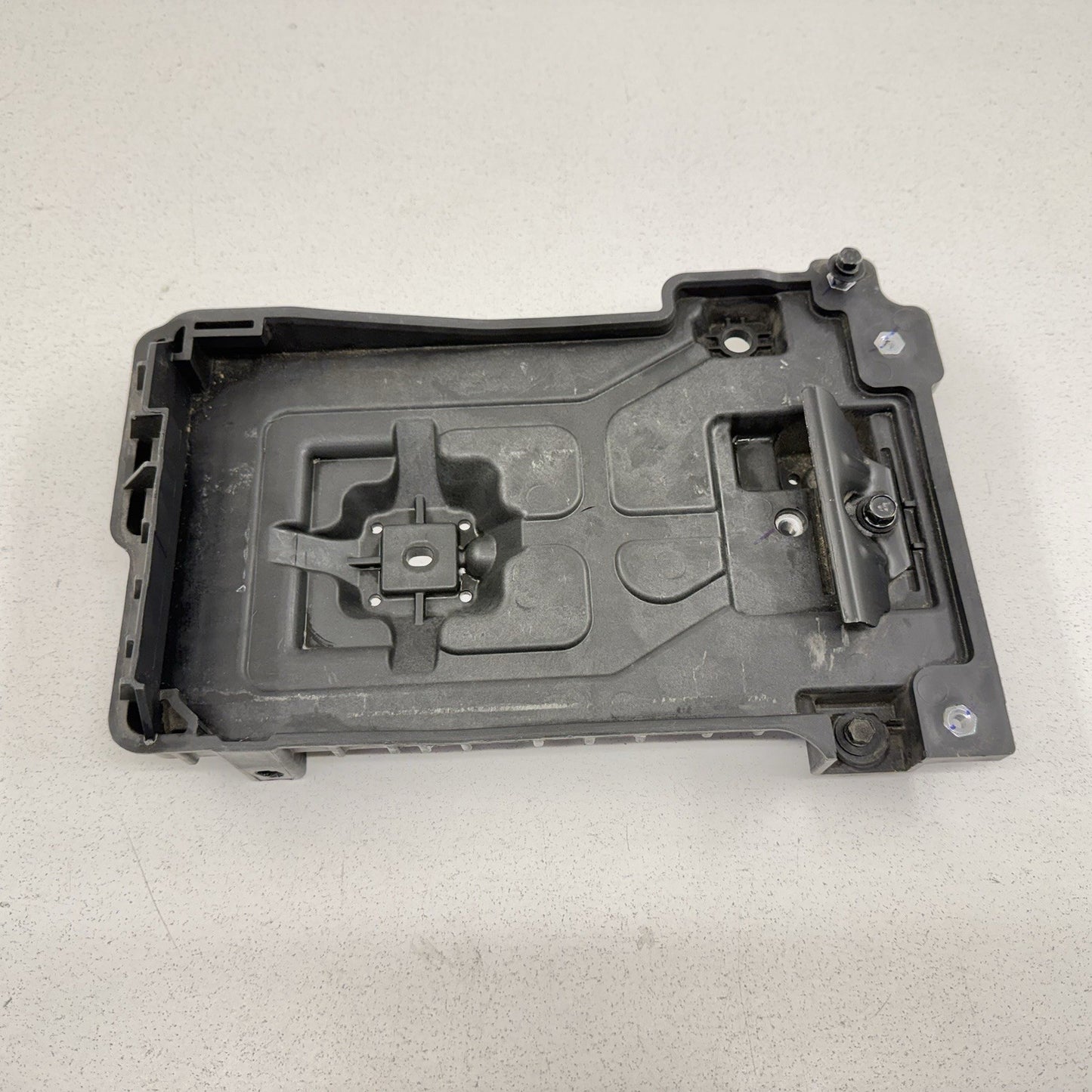 21-26 Hyundai Elantra Battery Tray Bracket Holder Plate 37150-AA000 OEM