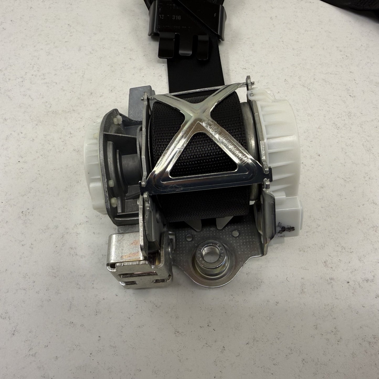 2008-2014 Mercedes C250 W204 Right Front Seatbelt Seat Belt Retractor Black OEM