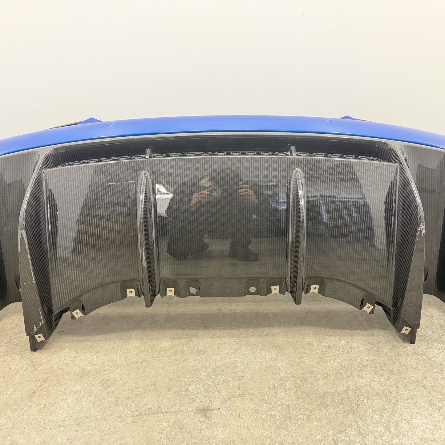 17-18 Audi R8 Rear Bumper Cover Complete W/ Carbon Fiber Valance & Sensors OEM