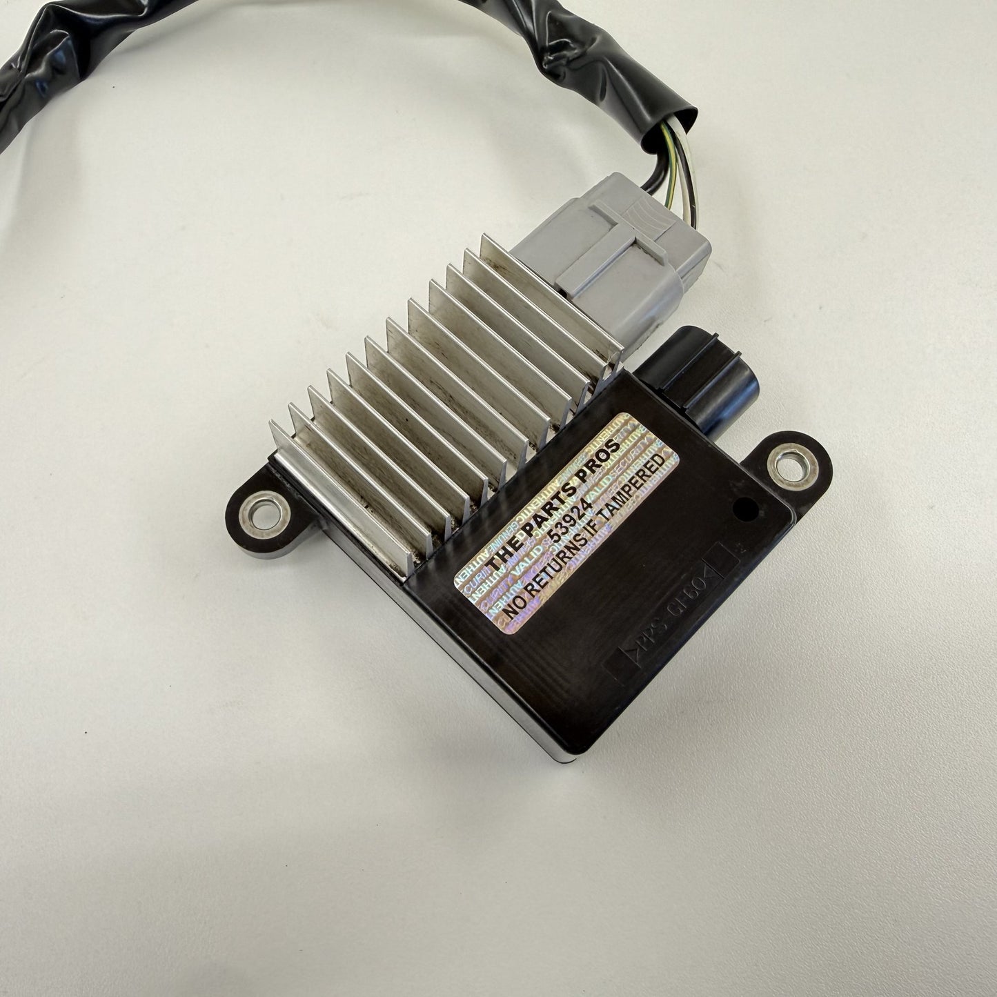 2021-2026 Lexus IS350 IS500 Radiator Cooling Fan Control Module 89257-26020 OEM
