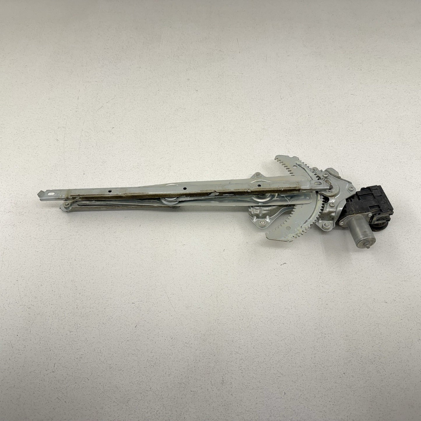 16-23 Toyota Tacoma Driver Left Front Door Glass Window Regulator Motor OEM