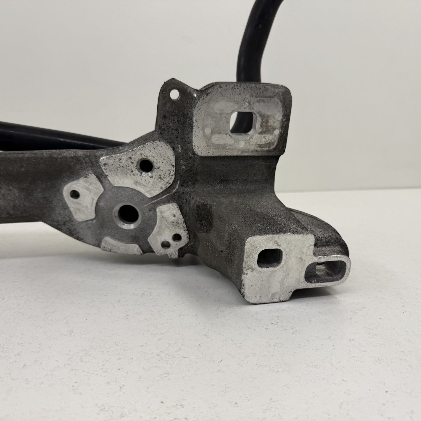 14-18 Bentley Flying Spur Front Engine Crossmember Mount Bracket W/ Sway Bar OEM