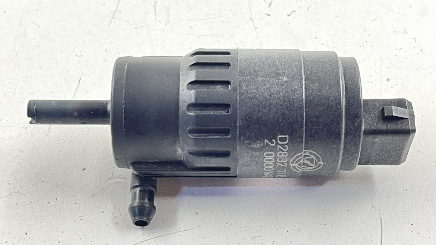 14-22 MASERATI QUATTROPORTE WASHER BOTTLE TANK RESERVOIR PUMP OEM