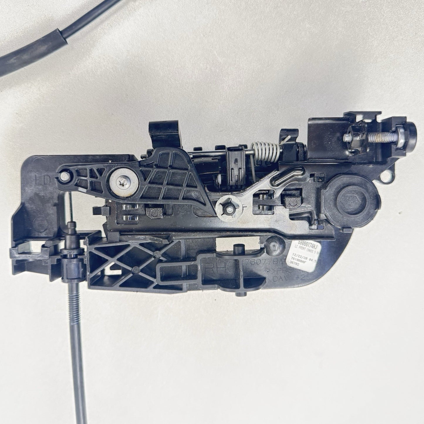 15-23 DODGE CHALLENGER RIGHT DOOR LATCH LOCK ACTUATOR WITH DOOR HANDLE OEM