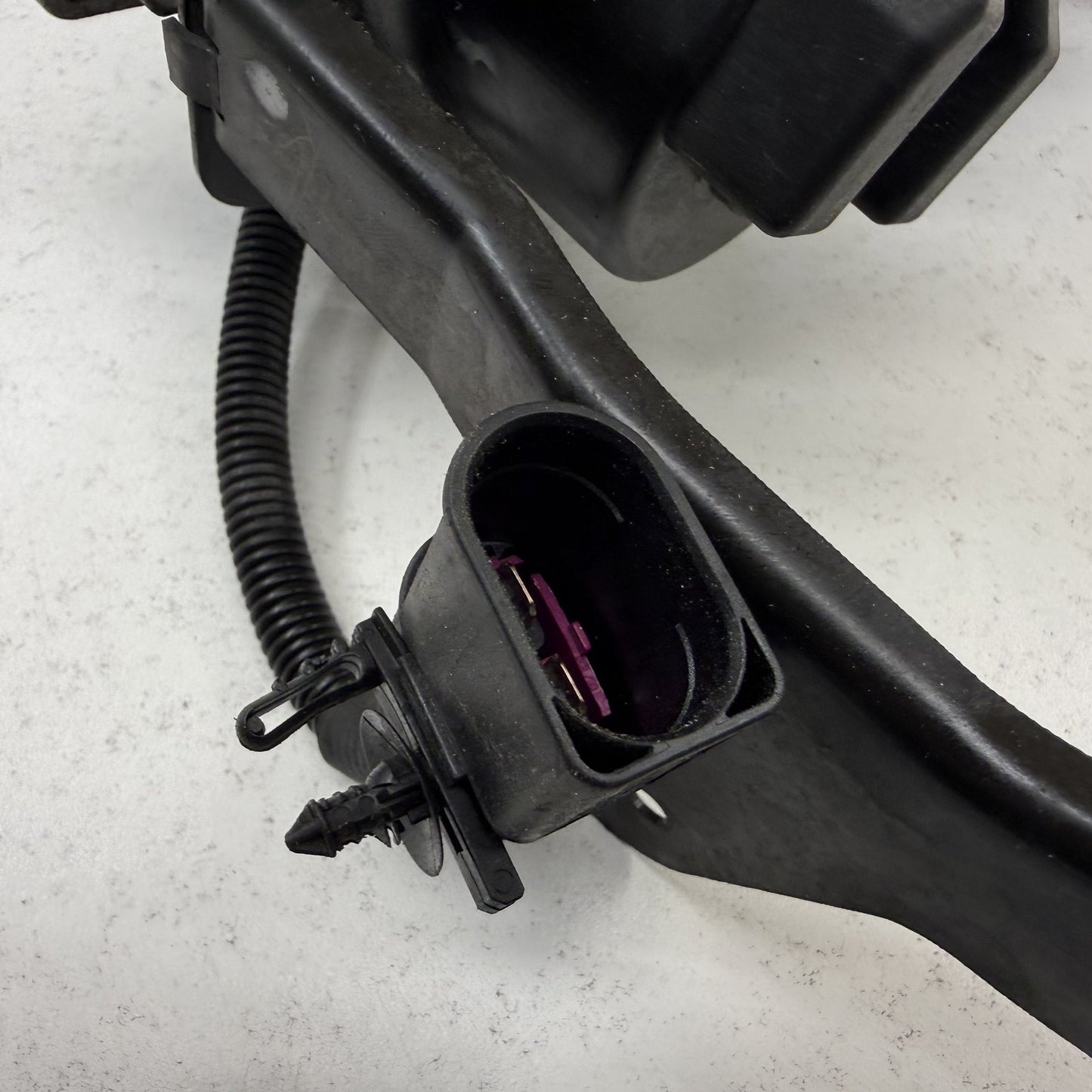 2014-2018 Bentley Flying Spur Secondary Air Injection Smog Pump Assembly Set OEM