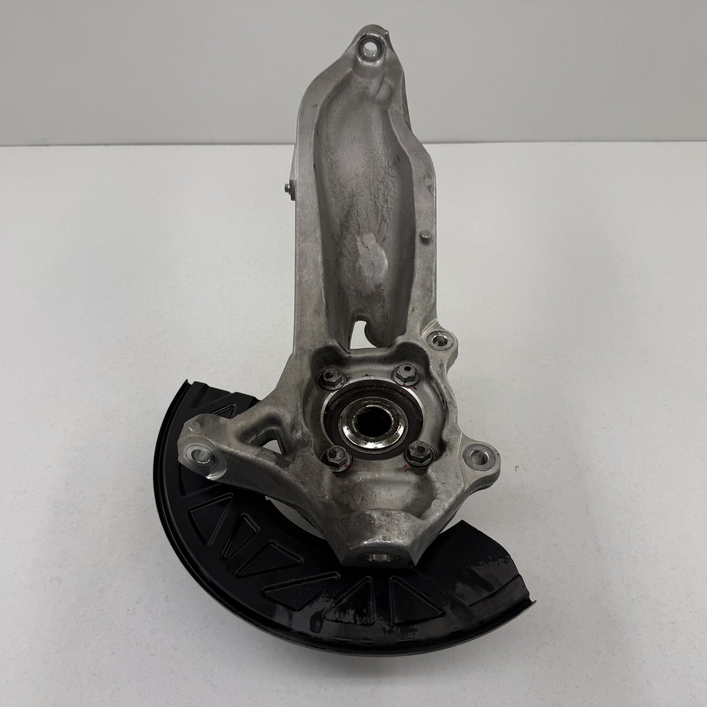 2022-2024 Rivian R1S R1T Passenger Right Front Spindle Knuckle Hub Bearing OEM