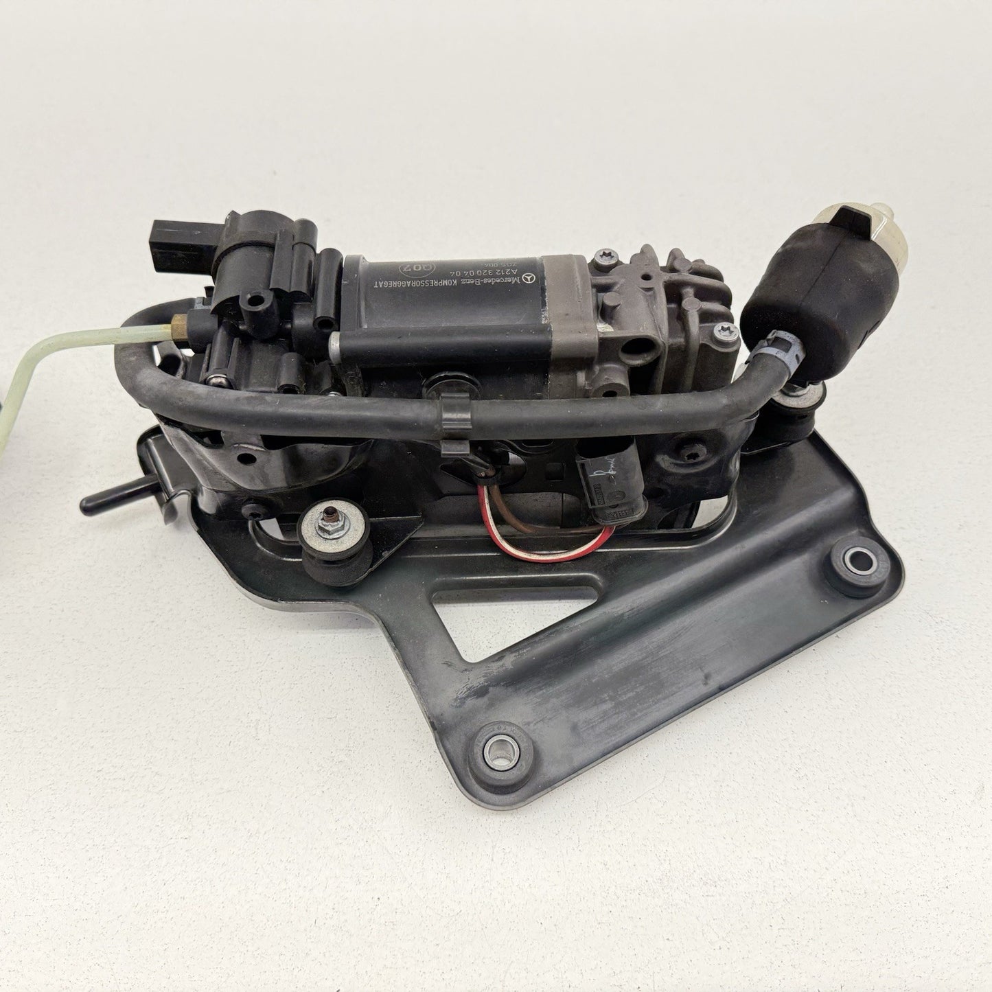 12-18 Mercedes W218 CLS550 Airmatic Air Suspension Compressor Pump OEM