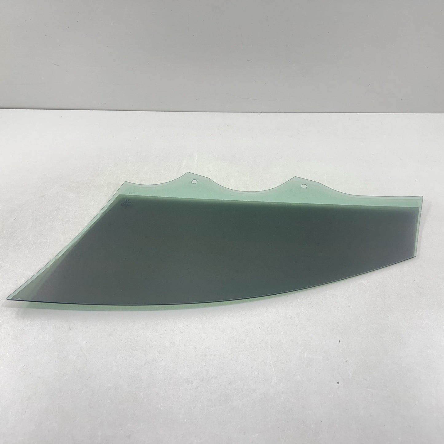 22-25 VOLKSWAGEN GOLF R MK8 PASSENGER RIGHT FRONT DOOR GLASS WINDOW OEM