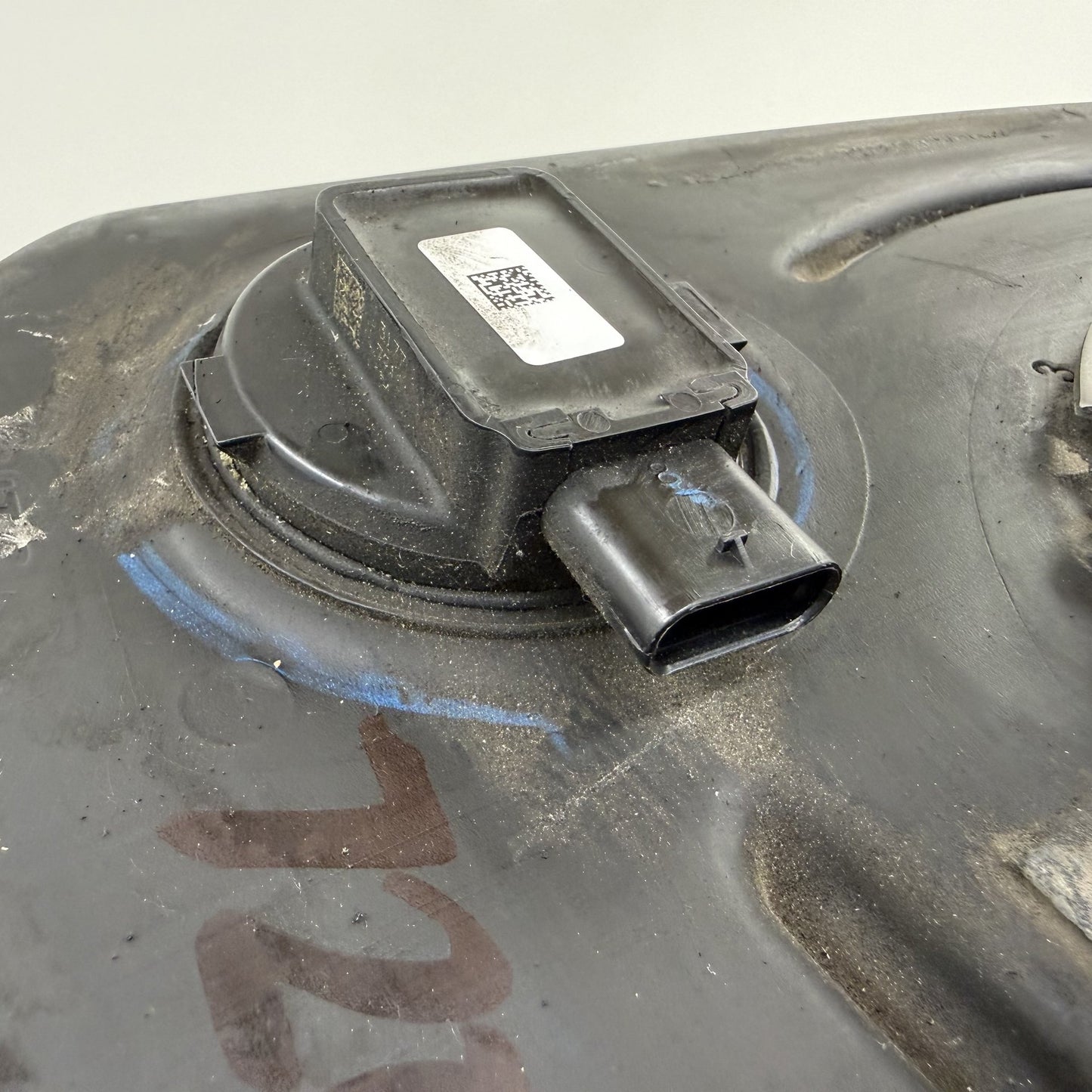 2019-2024 Ram 2500 3500 Diesel DEF Tank Reservoir W/ Pump Module Assembly OEM