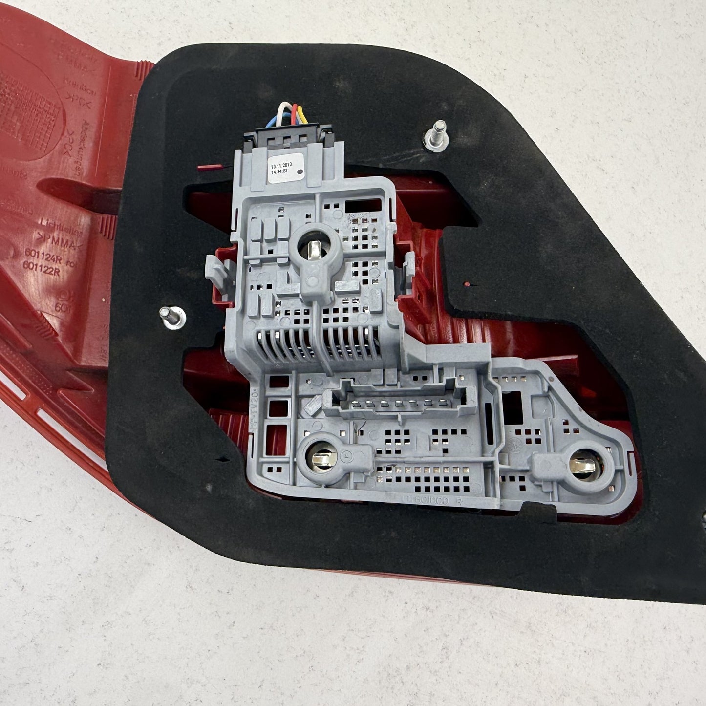 2012-2014 Mercedes C250 W204 Passenger Right Rear Taillight Tail Light Lamp OEM