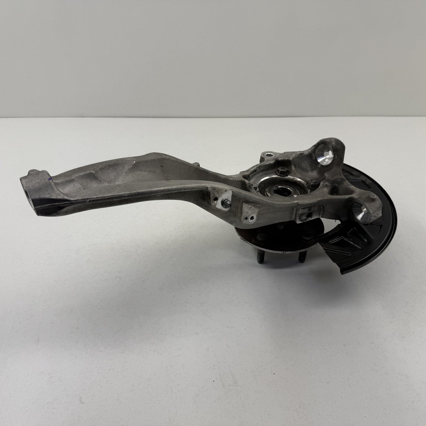 2022-2024 Rivian R1S R1T Passenger Right Front Spindle Knuckle Hub Bearing OEM