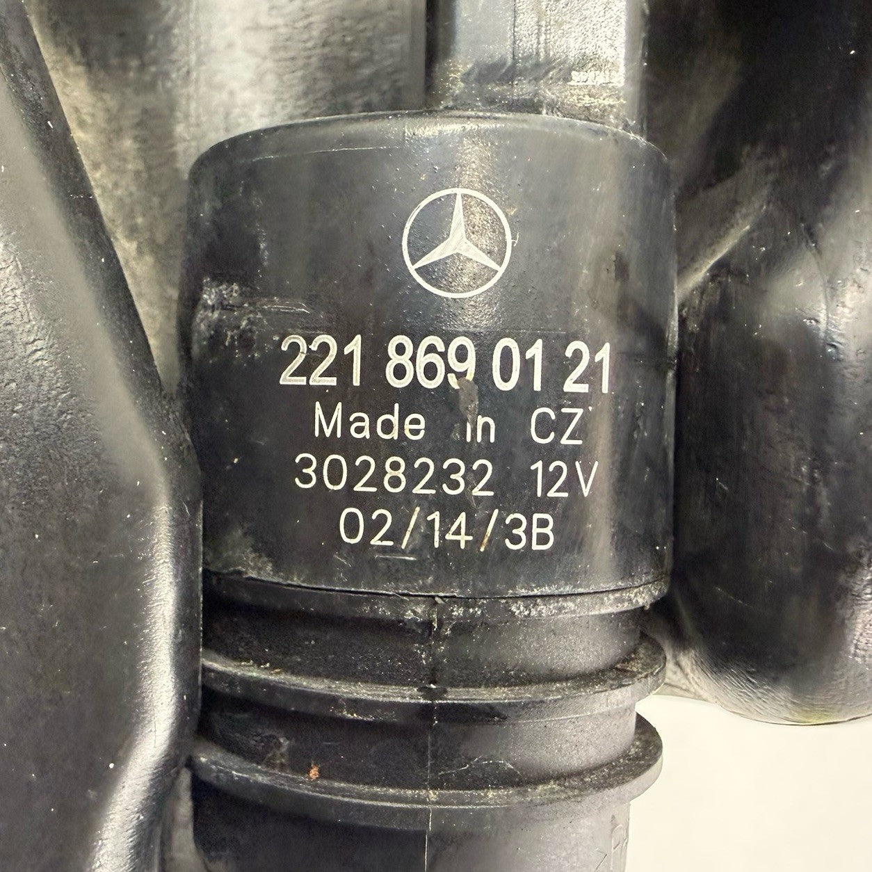08-18 Mercedes W204 W212 W218 Windshield Washer Bottle Reservoir Tank OEM