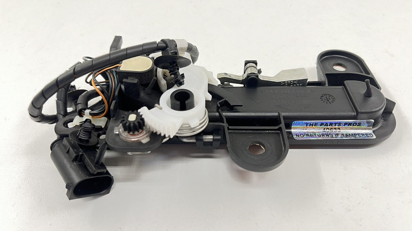 07-17 ASTON MARTIN VANTAGE DRIVER LEFT EXTERIOR DOOR HANDLE 7G43-226A28-A OEM