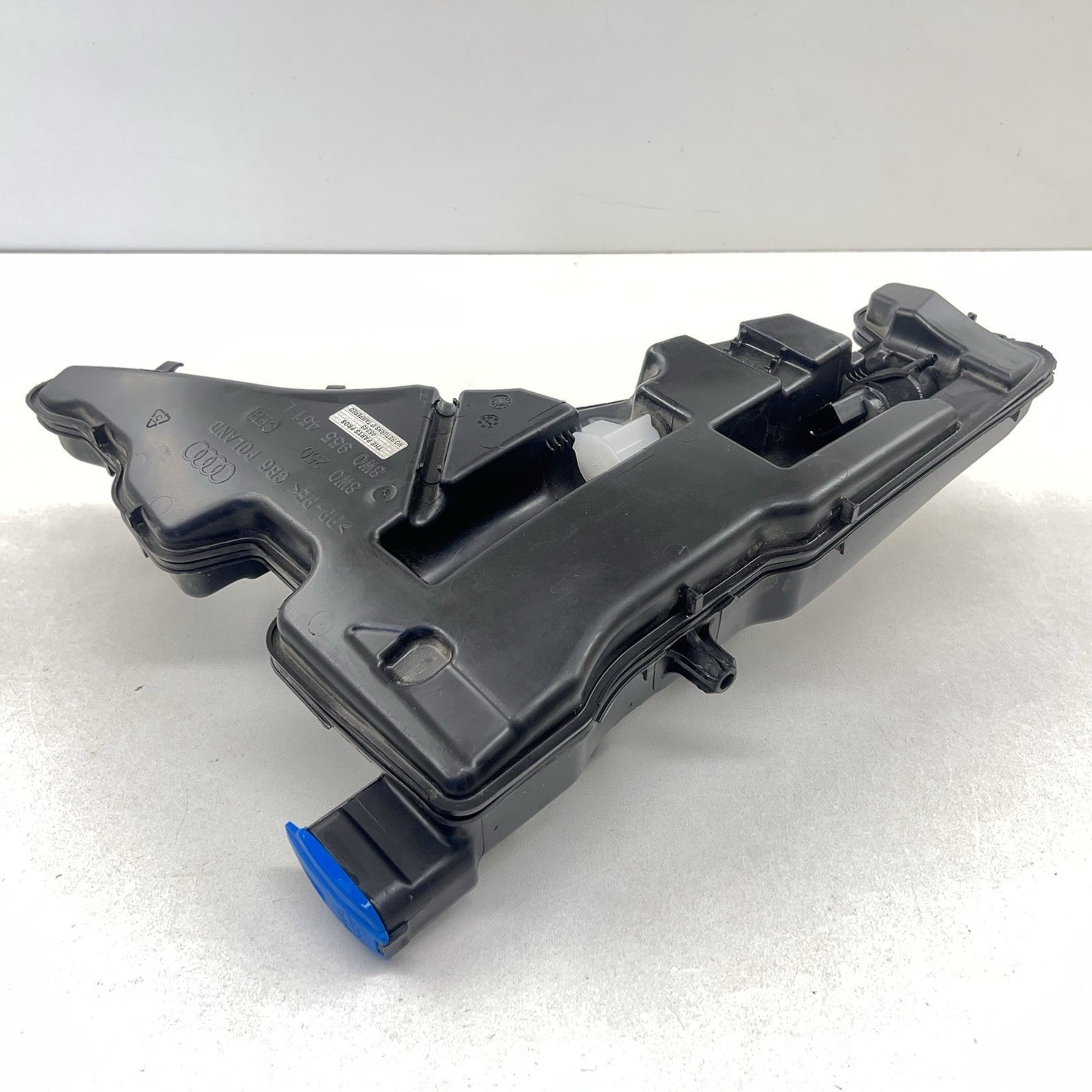 17-24 AUDI A4 S4 WINDSHIELD WASHER RESERVOIR TANK BOTTLE 8W0955451L OEM