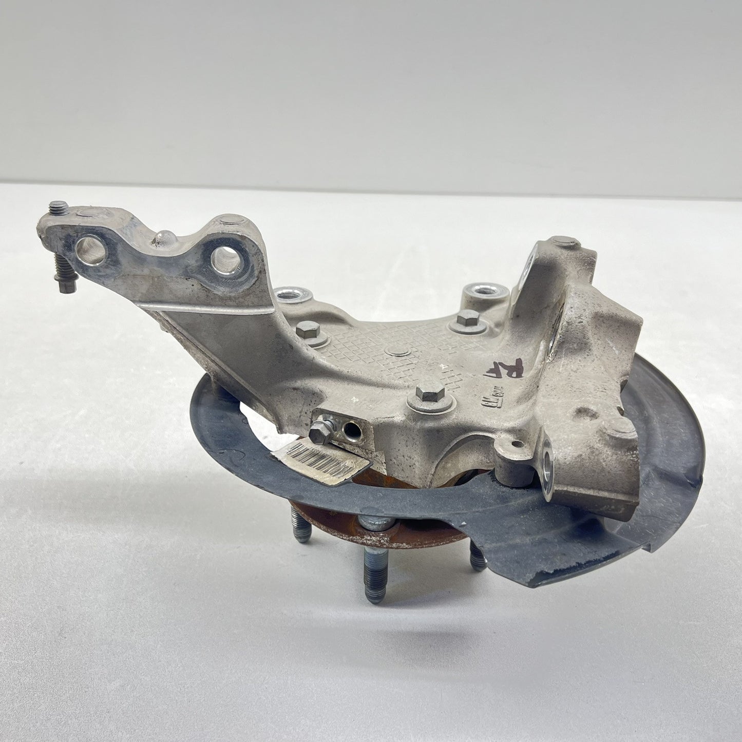 14-17 CHEVY SS SEDAN PASSENGER RIGHT FRONT SPINDLE KNUCKLE HUB BEARING OEM