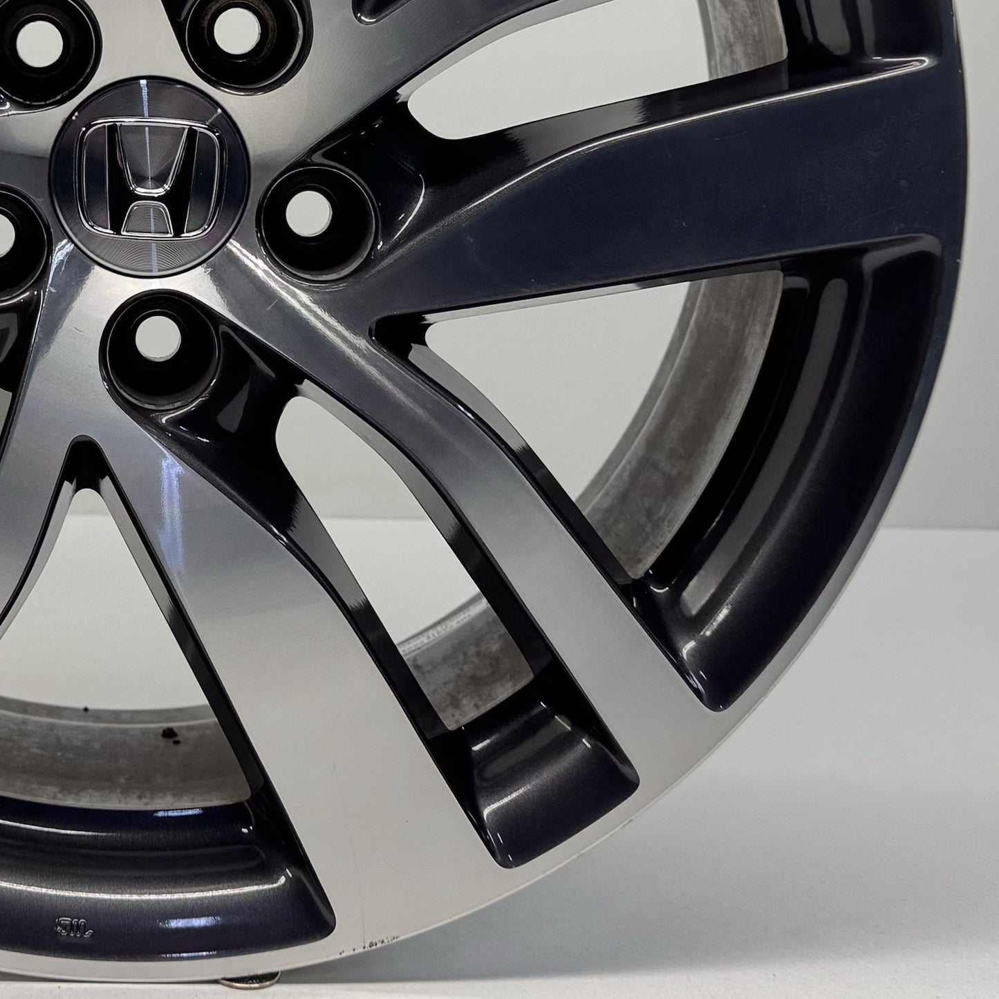 16-18 Honda Pilot Touring / Elite Wheel Rim 20x8 +55 Offset Factory OEM