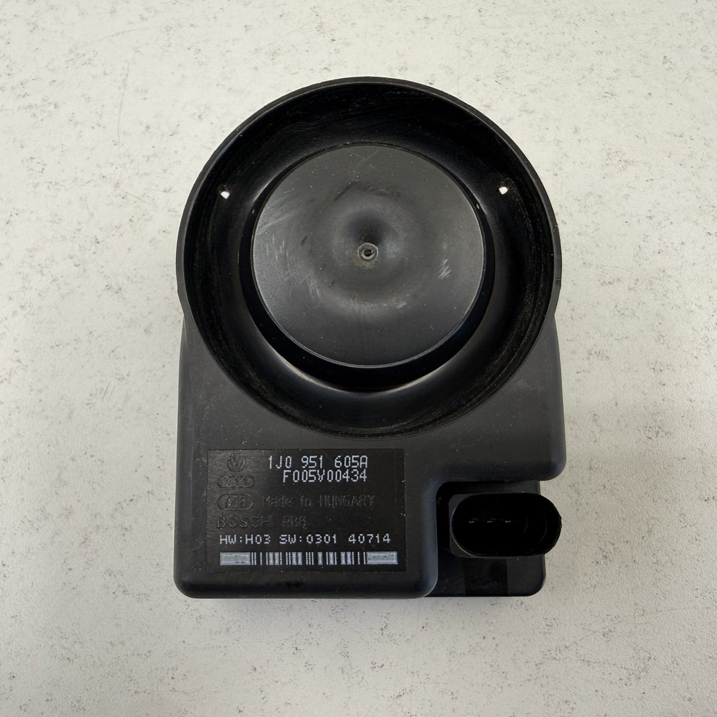 2014-2018 Bentley Flying Spur Anti Theft Alarm Siren Horn 1J0951605A OEM