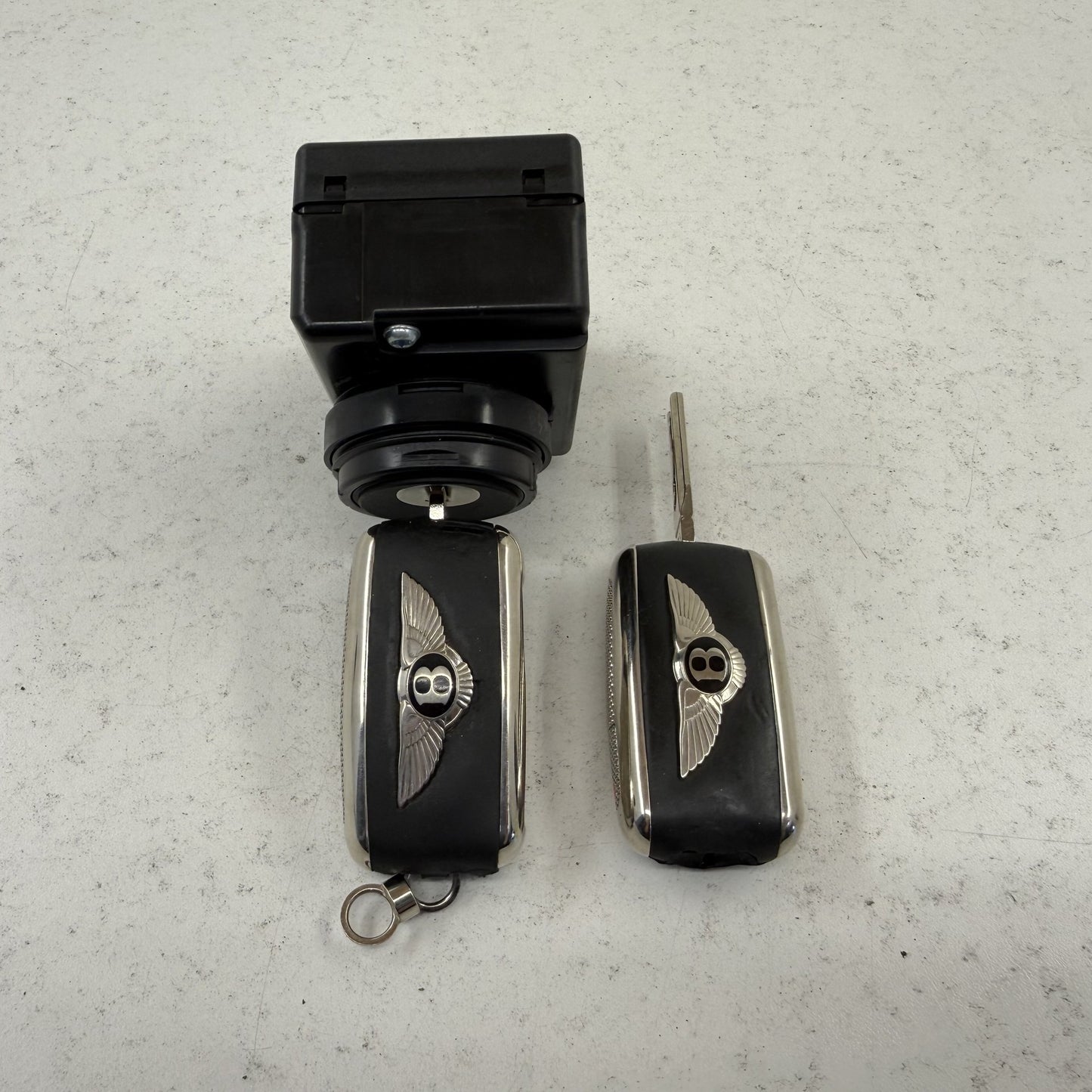 2014-2018 Bentley Flying Spur Ignition Switch Module W/ Key 3D0905865H OEM