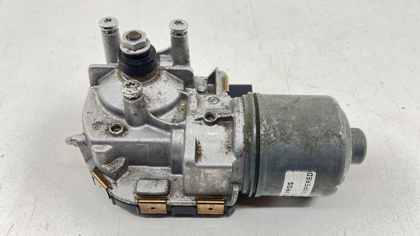 15-18 MERCEDES-BENZ C63S W205 FRONT WINDSHIELD WIPER MOTOR 3397021688 OEM