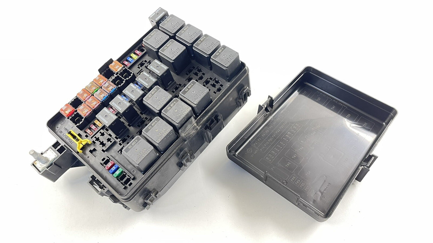 14-15 MASERATI GHIBLI M157 ENGINE BATTERY FUSE RELAY JUNCTION BOX 670008649 OEM