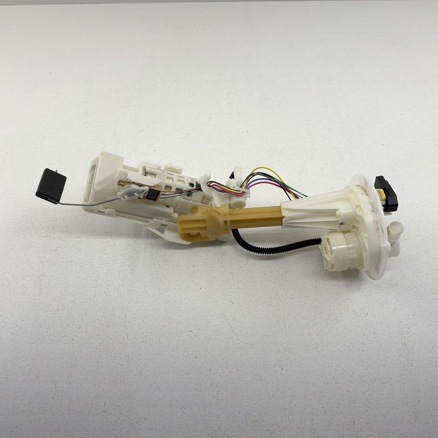25-26 Toyota Camry Gas Tank Fuel Pump Sending Unit 77020-06741 OEM