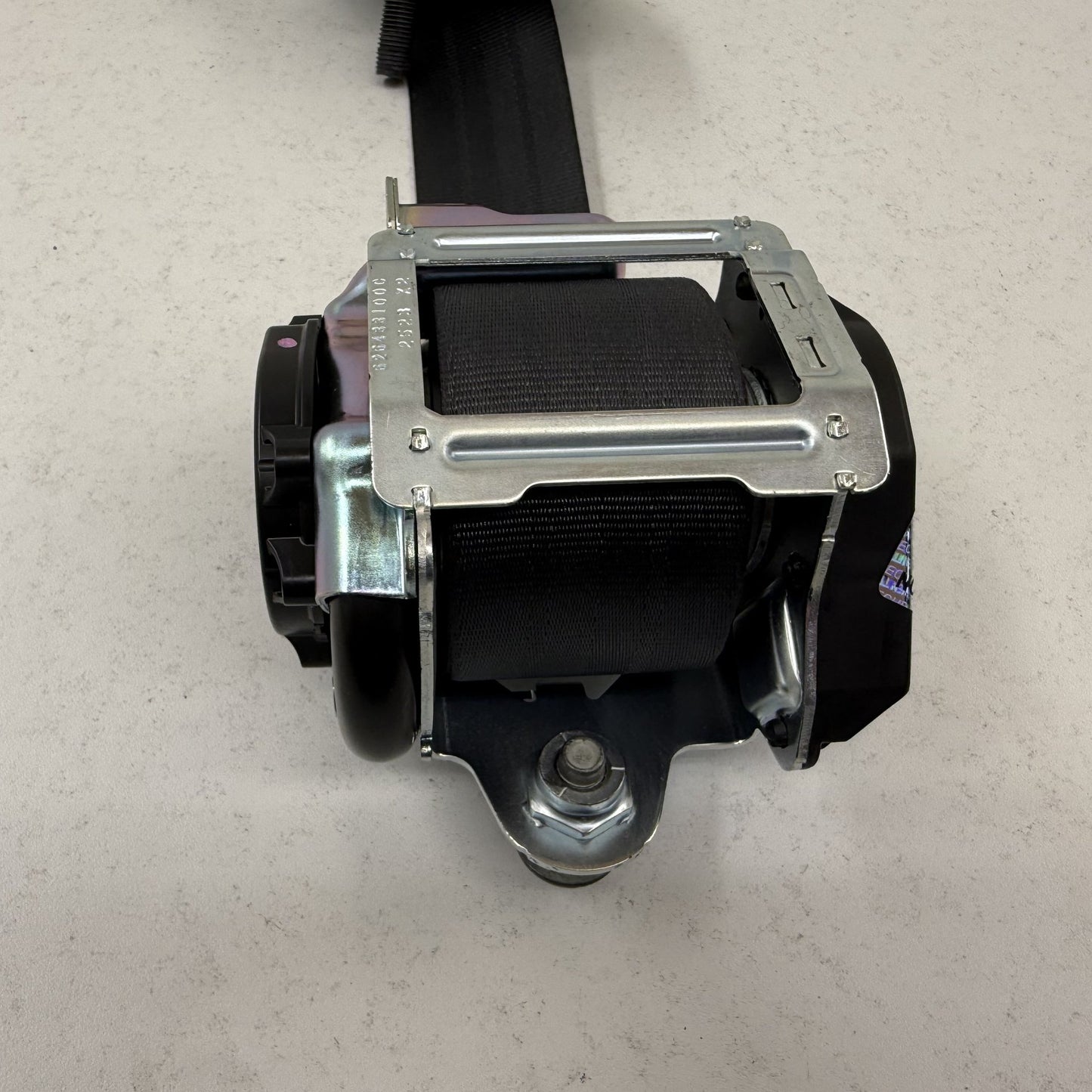 2022-2024 Rivian R1S Left Rear 2nd Second Row Seatbelt Seat Belt Retractor OEM