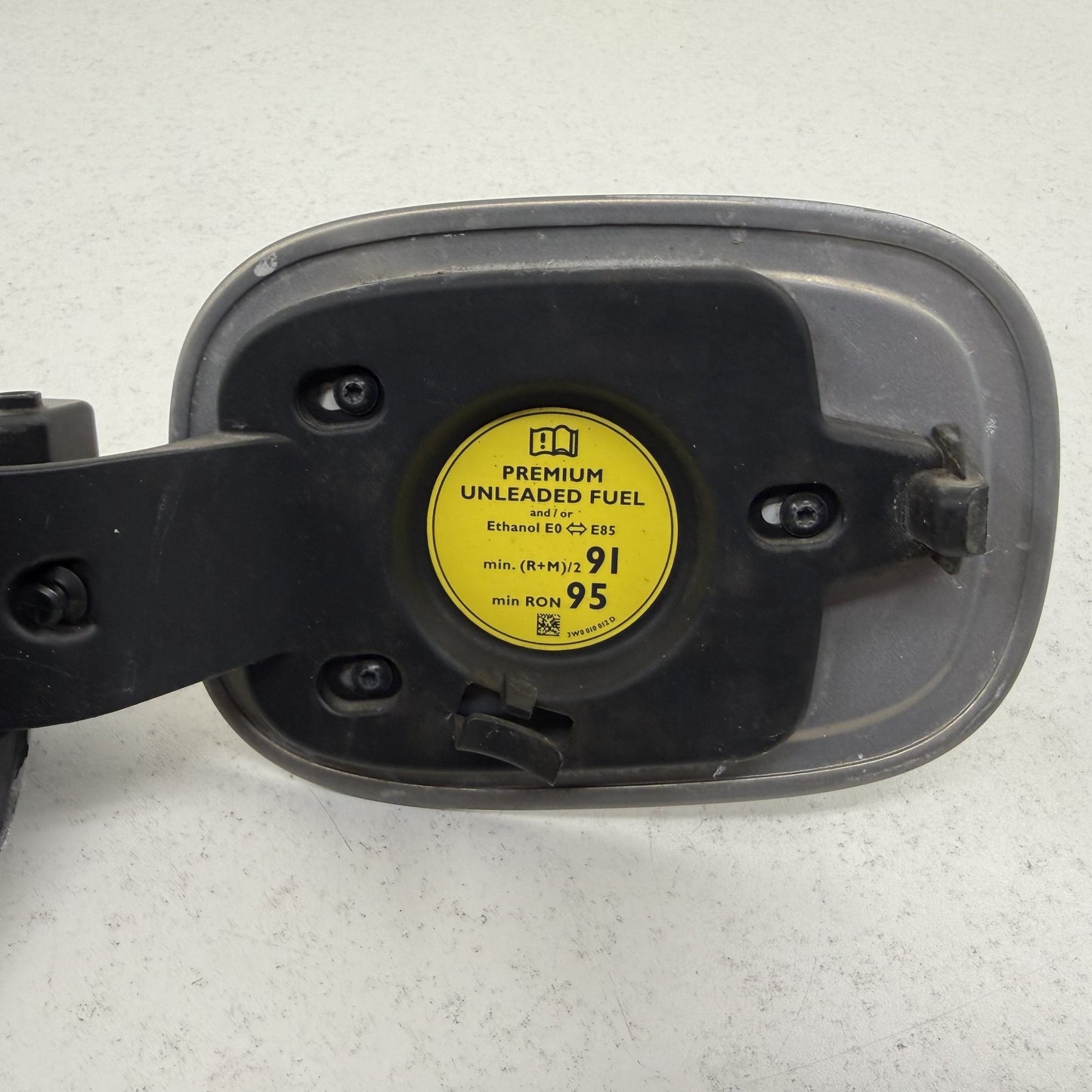 2014-2018 Bentley Flying Spur Fuel Tank Gas Cap Door Lid Cover 4W0809857A OEM