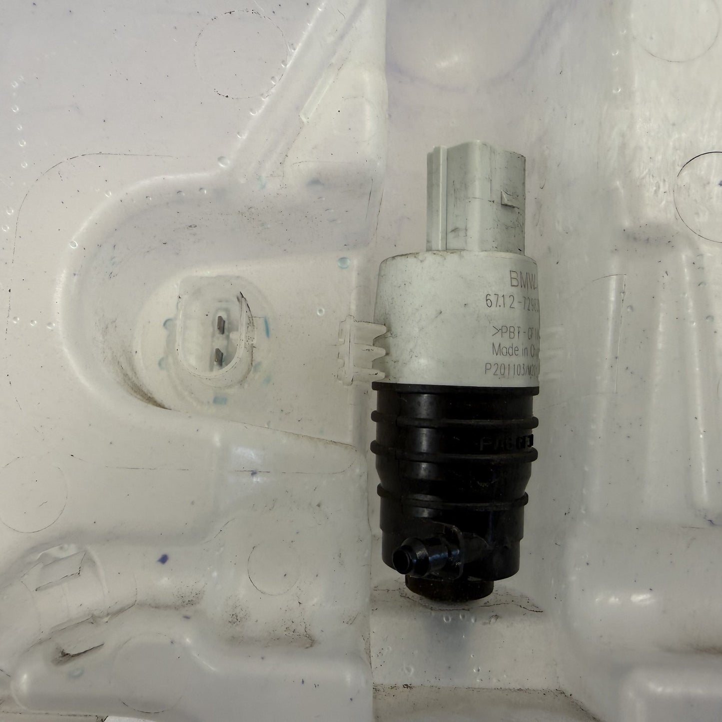 2021-2026 BMW M3 M4 G80 G82 Windshield Washer Reservoir Bottle Tank 9502227 OEM