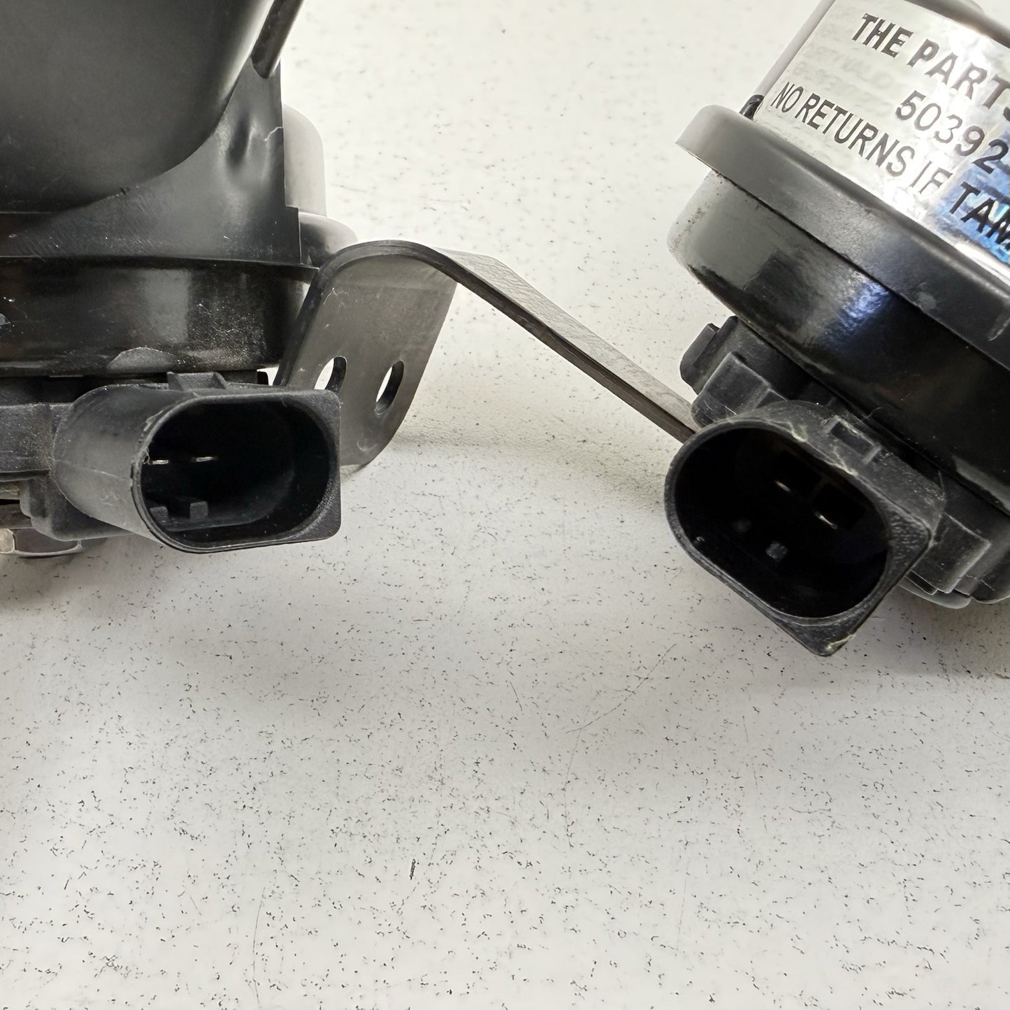 17-23 Audi R8 Low High Note Pitch Tone Horn Siren Alarm Signal Pair OEM