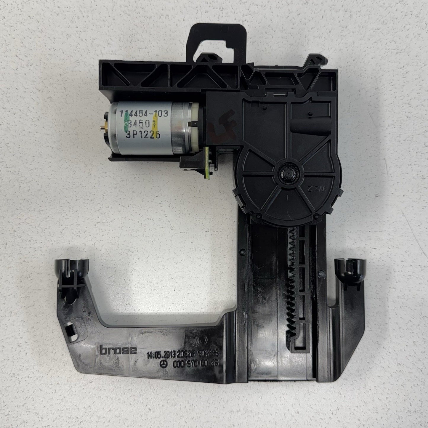 10-16 Mercedes W212 E350 Driver Left Front Seat Headrest Adjust Motor OEM