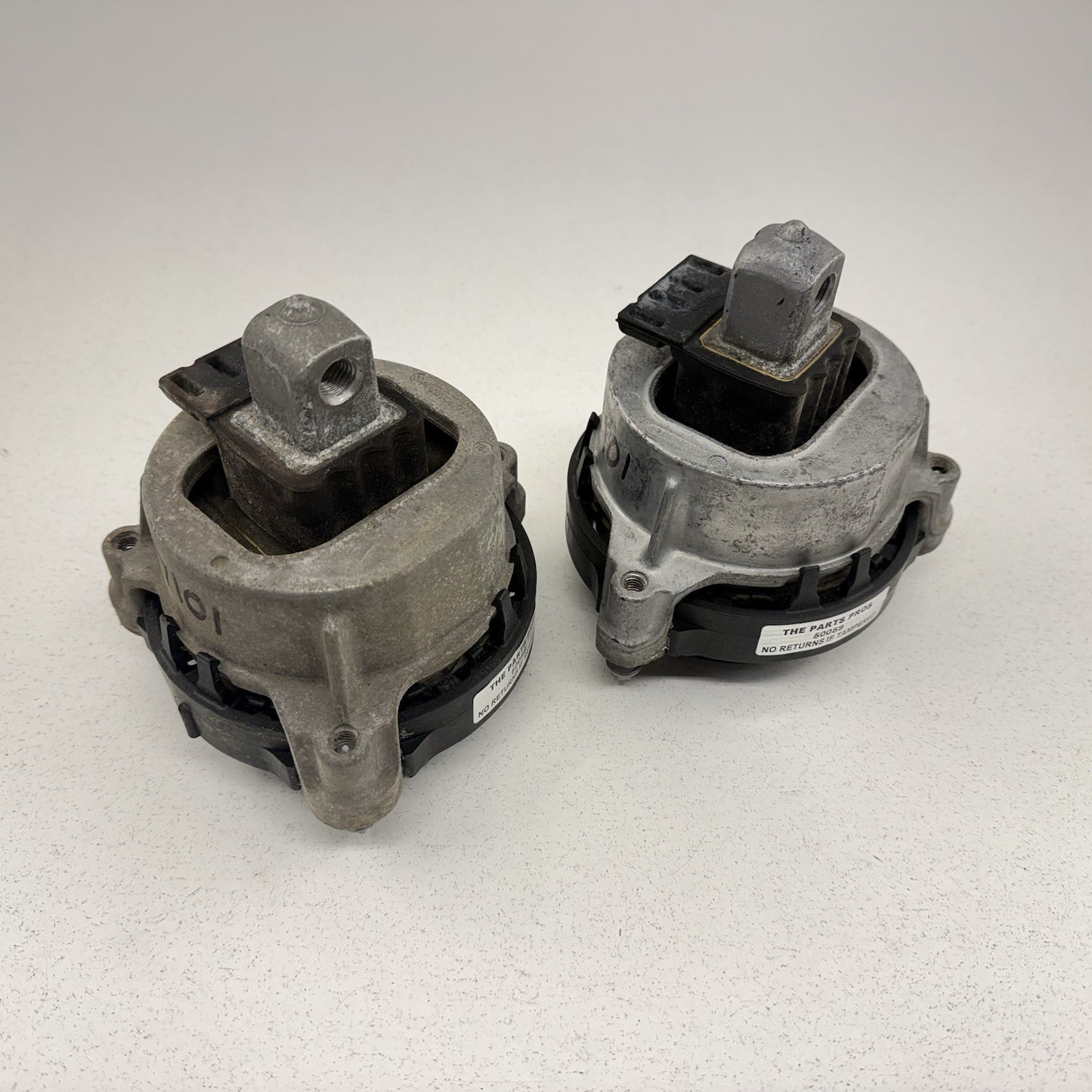 18-24 BMW G01 G02 X3 X4 XDrive 2.0L Engine Motor Mount Insulator Pair OEM