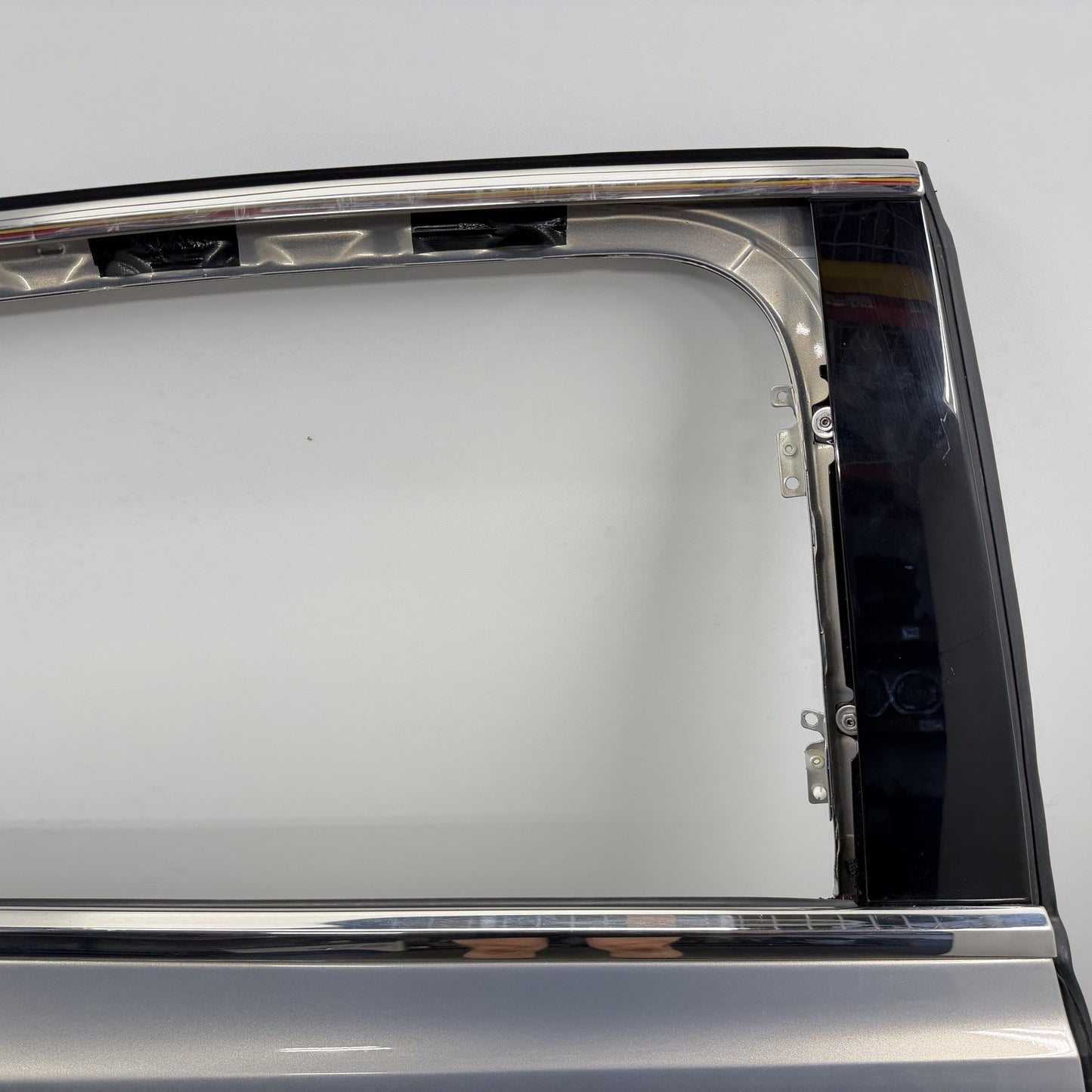2014-2018 Bentley Flying Spur Passenger Right Rear Door Shell Extreme Silver OEM