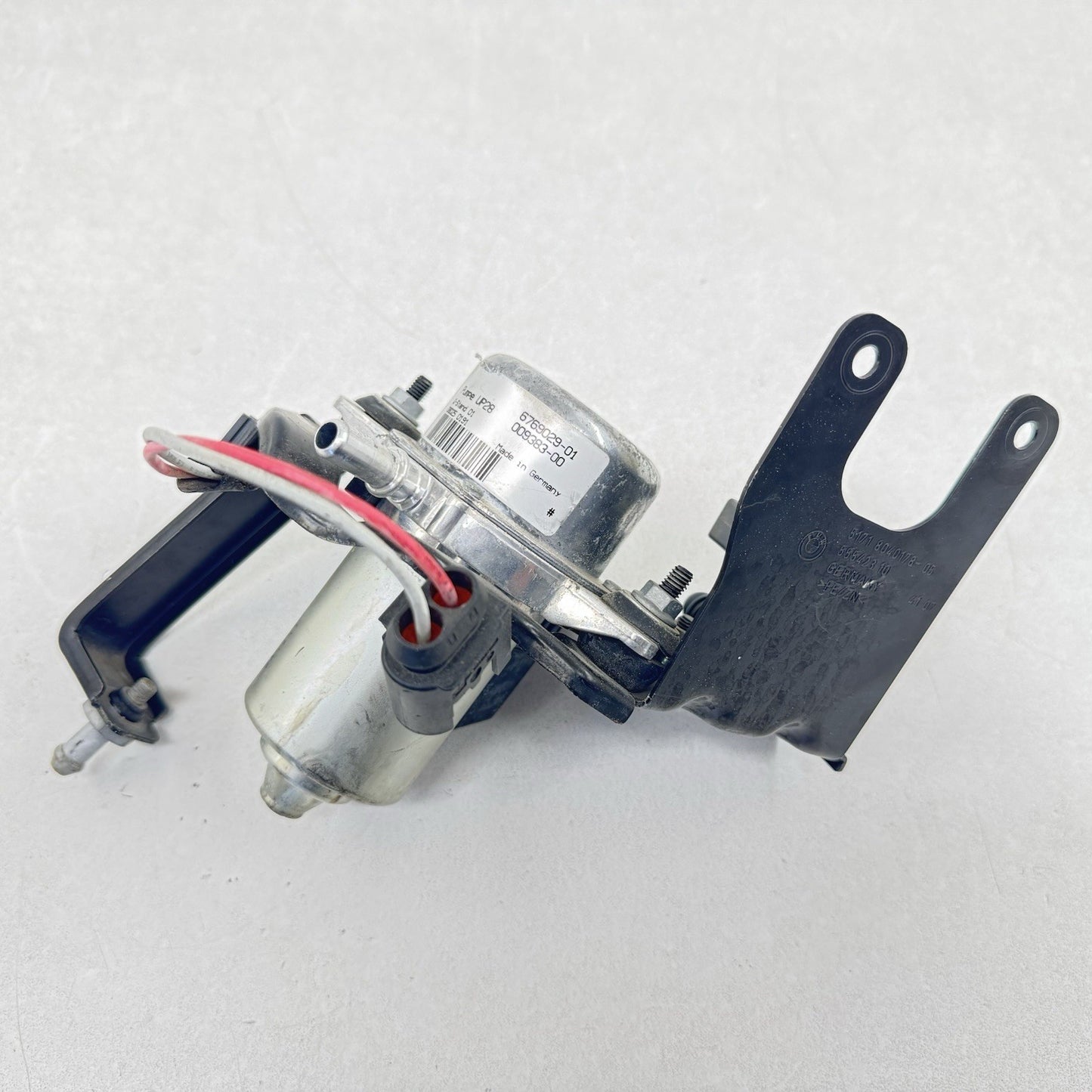 06-10 BMW M6 E63 E64 Brake Vacuum Pump Actuator Motor Assembly 6769029 OEM