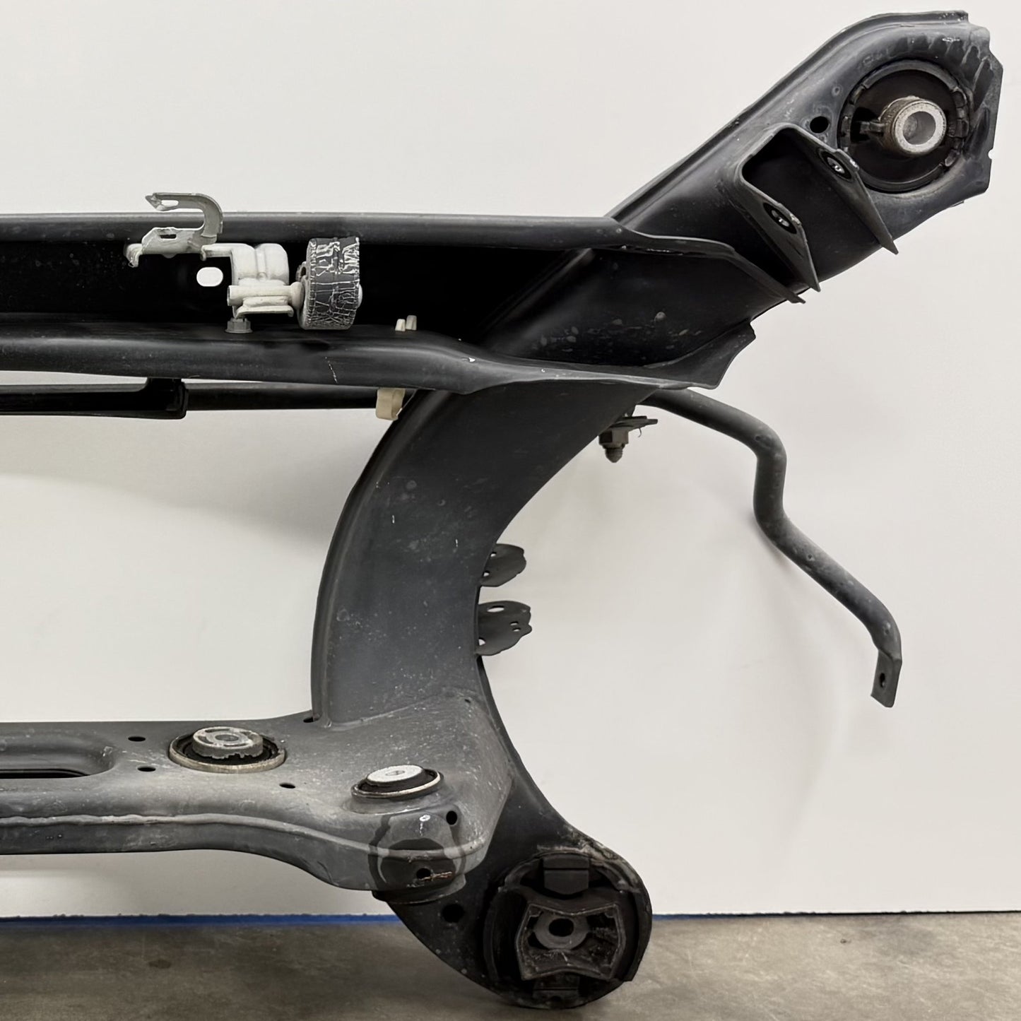 2008-2014 Mercedes C250 W204 Rear Subframe Crossmember Cradle 2043503707 OEM