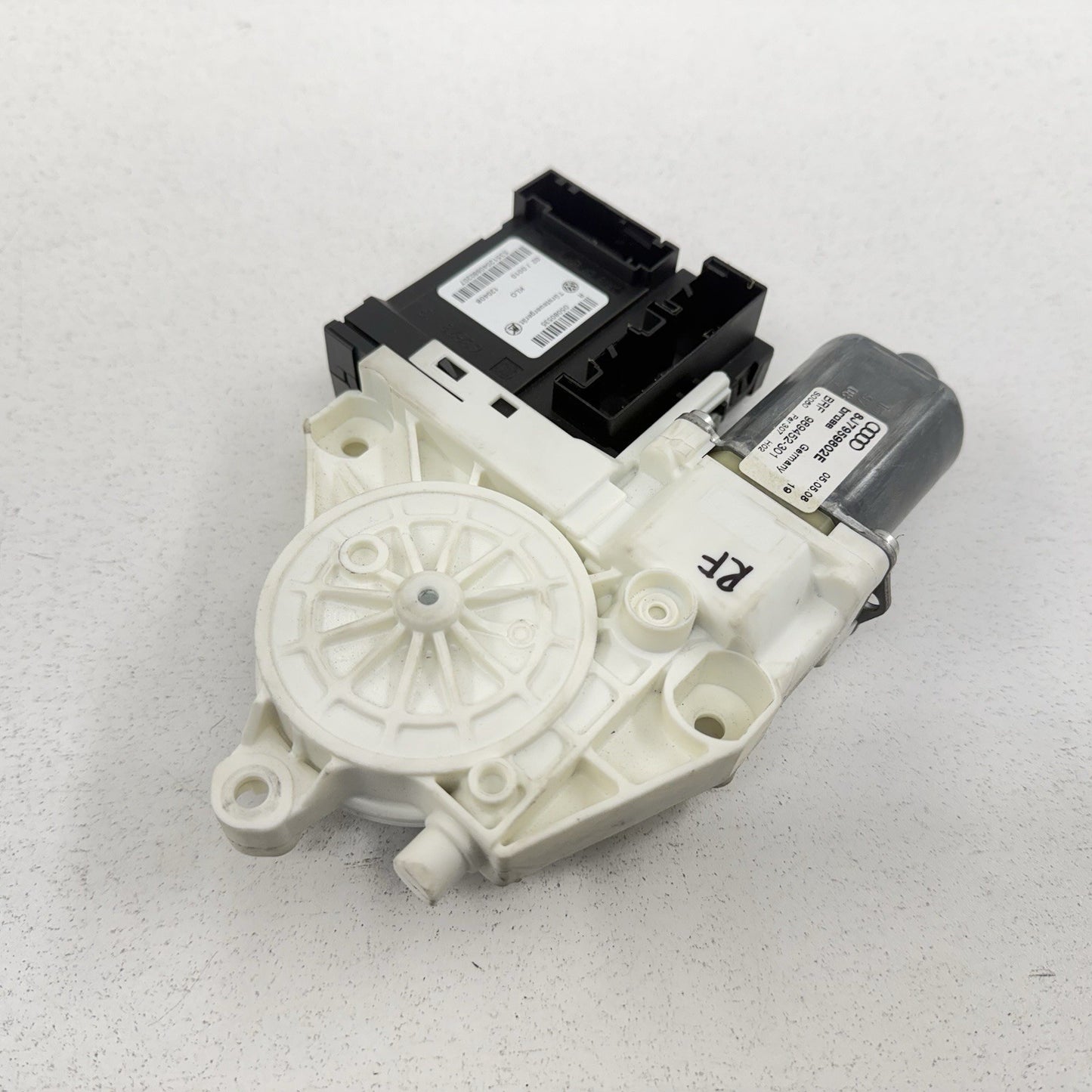 08-15 Audi TT Roadster Passenger Right Window Regulator Motor 8J7959802E OEM