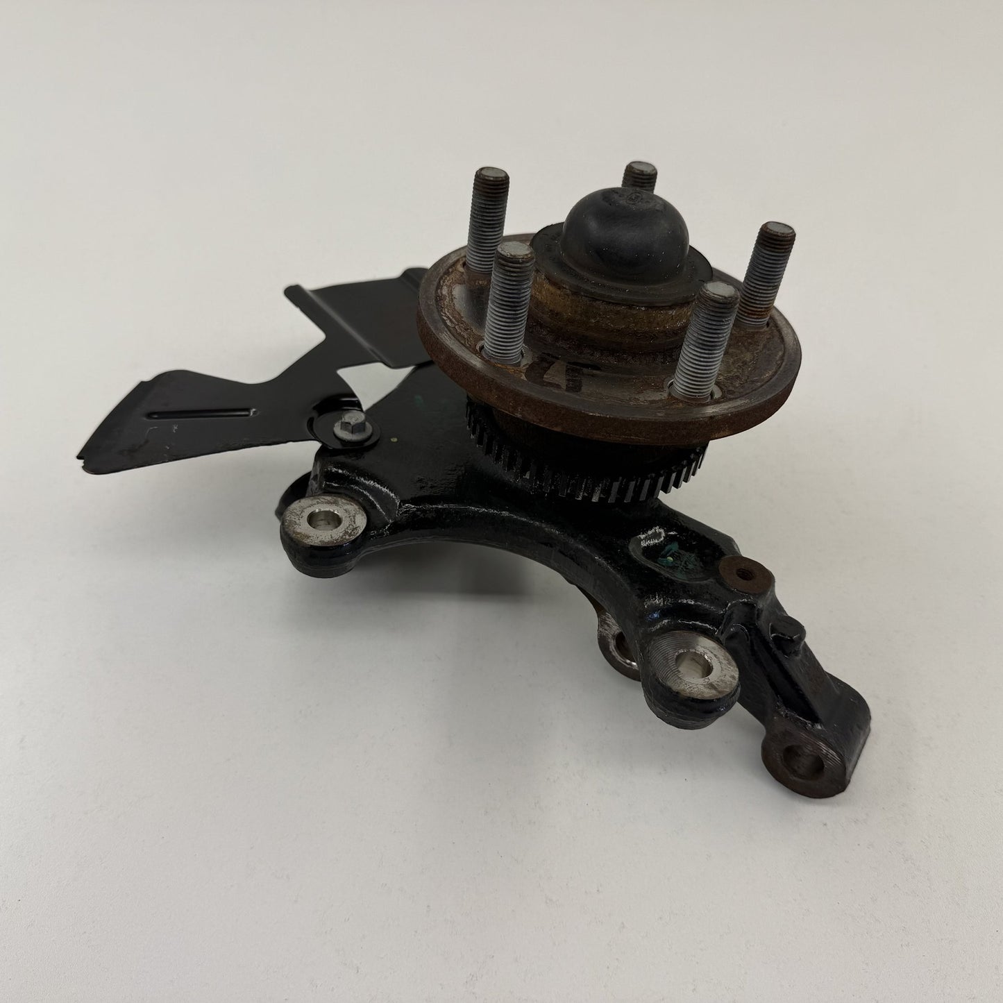 2015-2023 Ford Mustang GT PP Left Front Spindle Knuckle Hub Wheel Bearing OEM