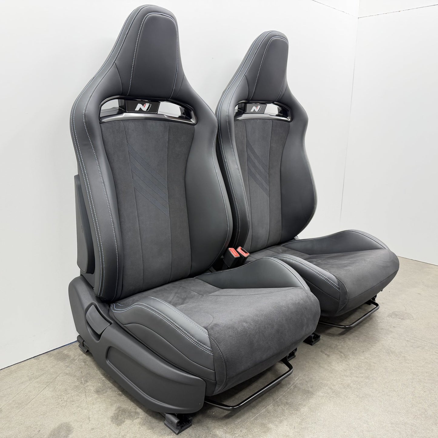 22-26 Hyundai Elantra N Front N Light Sport Bucket Seat Pair Leather & Suede OEM