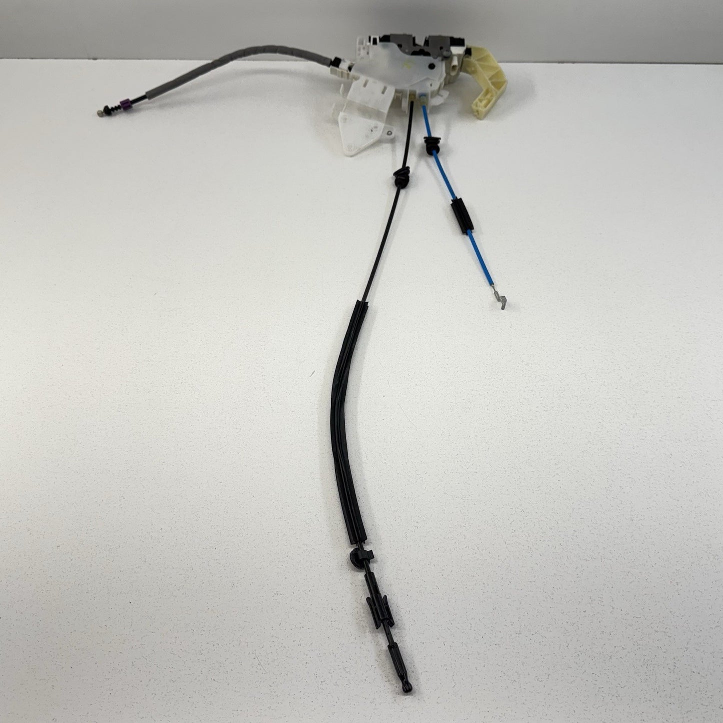 10-16 Mercedes W212 E350 Driver Left Rear Door Latch Lock Actuator OEM
